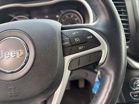 Used 2015 Jeep Cherokee Trailhawk w/ Leather Interior Group image 25