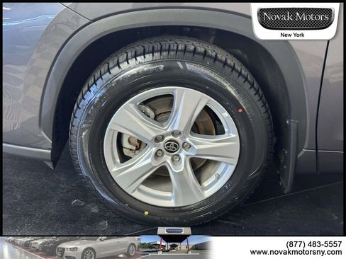 Used 2022 Toyota Highlander L image 10