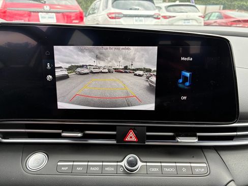 Used 2025 Hyundai Elantra Limited FWD image 33