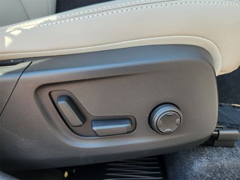 New 2026 Volvo XC40 B5 Plus w/ Protection Package Premier image 20