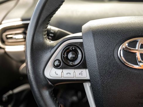 Used 2017 Toyota Prius Four image 17