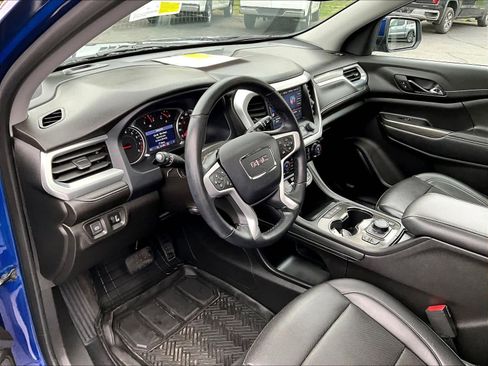 Used 2023 GMC Acadia SLT w/ Preferred Package image 8