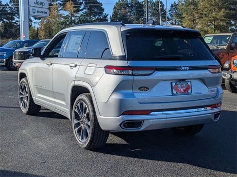 New 2025 Jeep Grand Cherokee Overland image 5