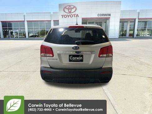 Used 2011 Kia Sorento 2WD image 7