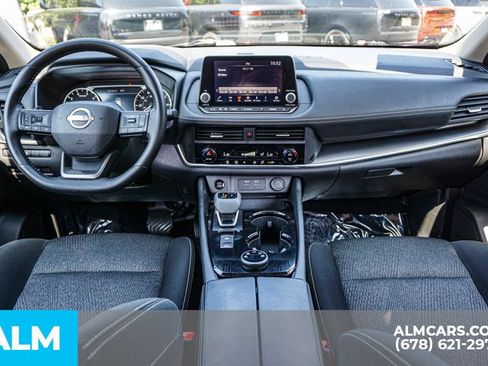 Used 2025 Nissan Rogue SV AWD/4WD image 25