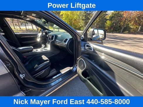Used 2018 Jeep Grand Cherokee SRT image 23