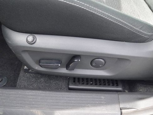 Used 2023 Nissan Rogue SV image 5