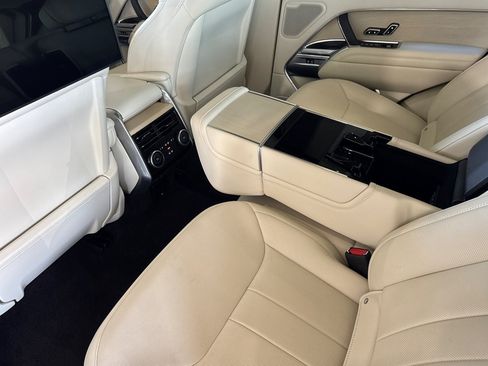 Used 2023 Land Rover Range Rover Autobiography AWD/4WD image 28