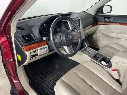 Used 2011 Subaru Outback 2.5i Limited w/ PWR Moonroof Pkg AWD/4WD image 3