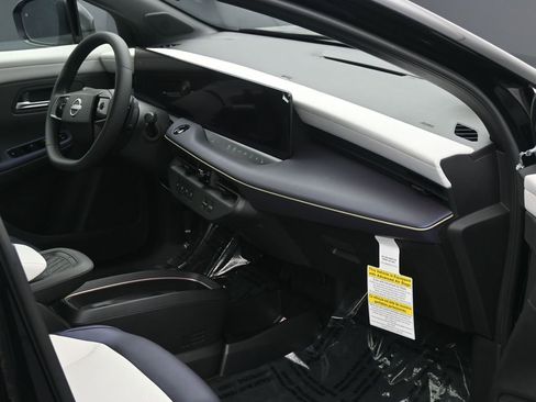 New 2026 Nissan Leaf SV+ w/ Floor Mat Package (SV+) FWD image 6