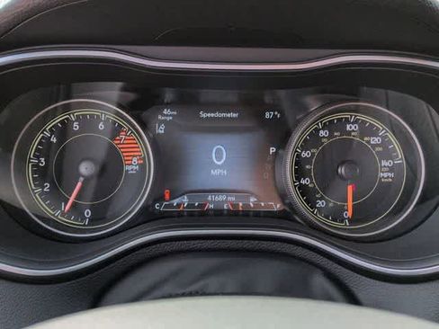 Used 2022 Jeep Cherokee Trailhawk w/ Premium Leather Package AWD/4WD image 32