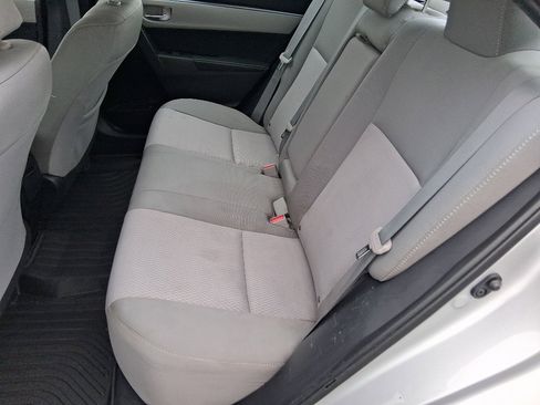 Used 2015 Toyota Corolla LE image 11
