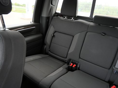 Used 2024 Chevrolet Silverado 3500 LT w/ Convenience Package AWD/4WD image 12