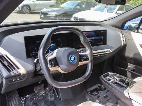 Used 2024 BMW iX xDrive50 w/ Sport Package AWD/4WD image 16