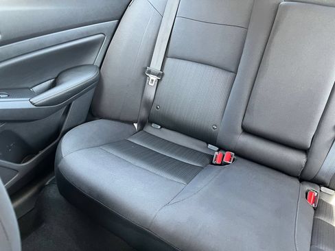 Used 2025 Nissan Altima 2.5 SV FWD image 40