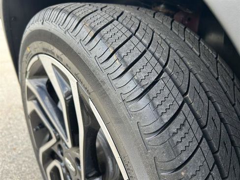 Certified 2024 Chevrolet TrailBlazer RS w/ Driver Confidence Package image 10