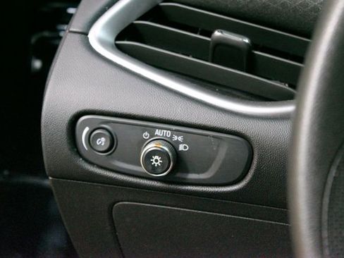 Used 2022 Chevrolet Malibu LS FWD image 13