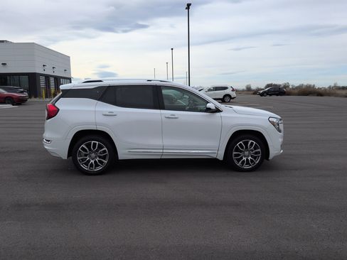 Used 2024 GMC Terrain Denali AWD/4WD image 8