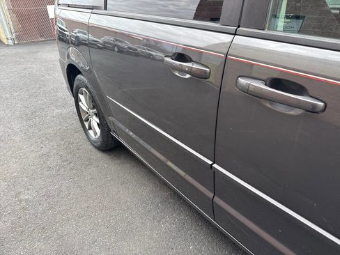 Used 2014 Dodge Grand Caravan SE FWD image 15