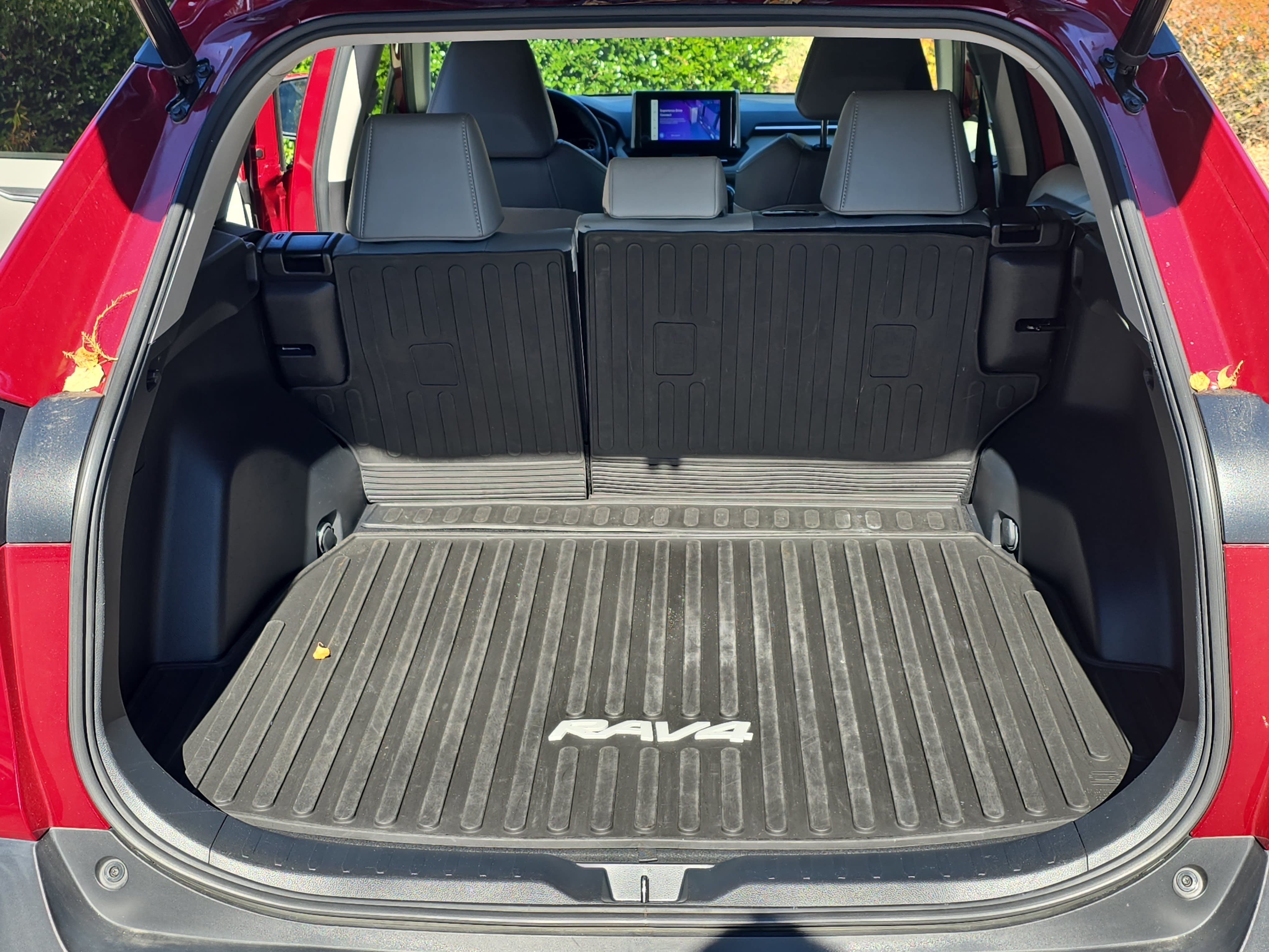 Used 2023 Toyota RAV4 XLE Premium FWD image 12