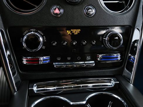 Used 2021 Rolls-Royce Cullinan image 23