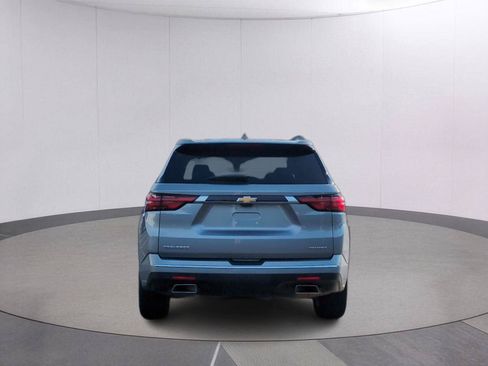 Used 2023 Chevrolet Traverse Premier FWD image 4