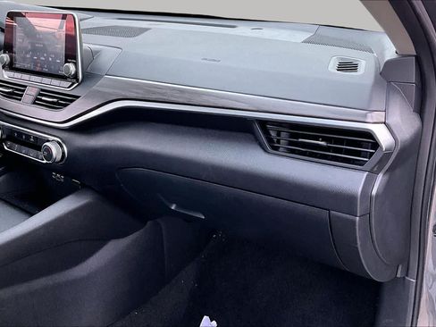 Certified 2025 Nissan Altima 2.5 SV FWD image 18