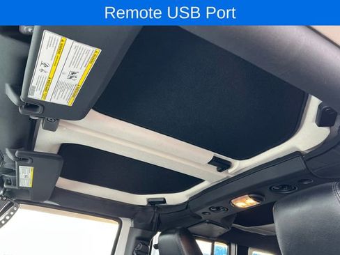 Used 2017 Jeep Wrangler Unlimited Sahara image 10