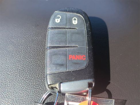 Used 2021 Jeep Grand Cherokee Laredo image 31