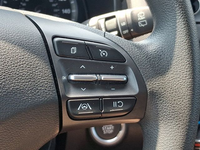 Certified 2023 Hyundai Kona SEL AWD/4WD image 19