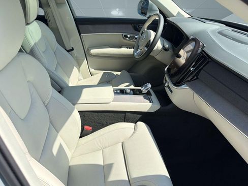 New 2026 Volvo XC90 B6 Ultra w/ Protection Package image 30