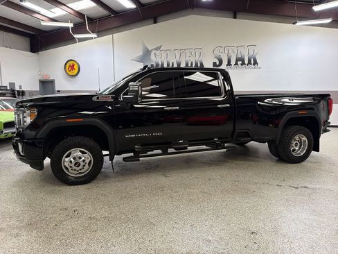 Used 2020 GMC Sierra 3500 Denali w/ Denali Ultimate Package AWD/4WD image 2