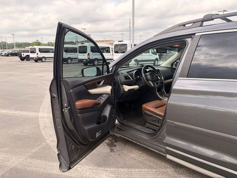 Used 2020 Subaru Ascent Touring w/ Popular Package #3 AWD/4WD image 10