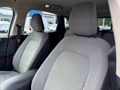 Used 2020 Ford Escape SE image 26
