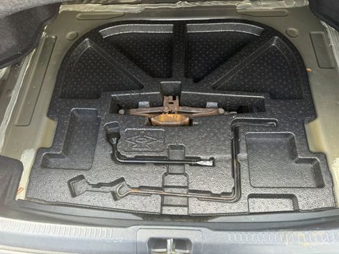 Used 2013 Toyota Camry L image 14