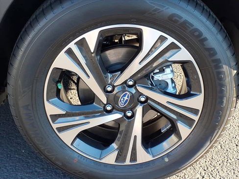 Certified 2025 Subaru Crosstrek 2.0i Premium image 11