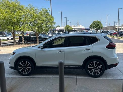 Used 2019 Nissan Rogue SL w/ Premium Package FWD image 8