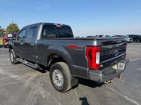 Used 2017 Ford F250 XLT w/ XLT Premium Package image 3