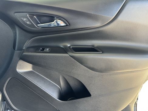 Certified 2018 Chevrolet Equinox LT FWD image 23
