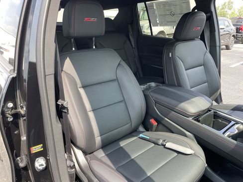 New 2025 Chevrolet Traverse Z71 w/ Enhanced Driving Package image 74