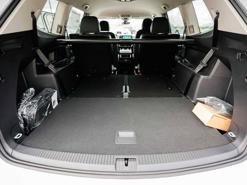 New 2025 Volkswagen Atlas SE image 40