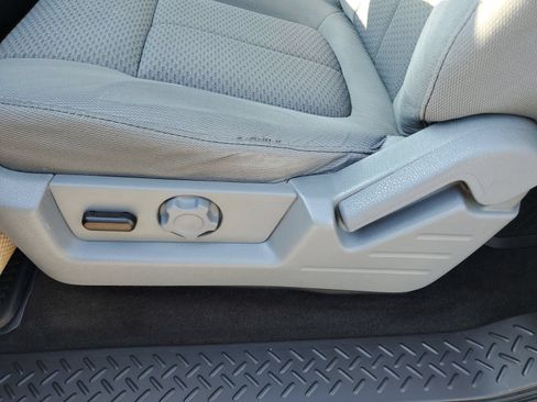 Used 2011 Ford F150 XLT w/ XLT Chrome Pkg AWD/4WD image 19