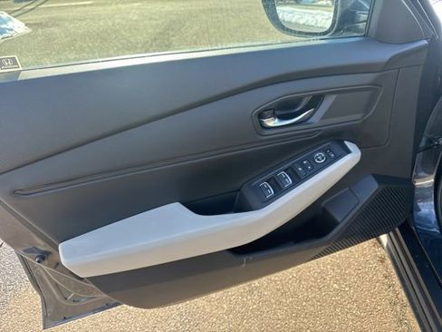 Used 2023 Honda Accord EX image 21