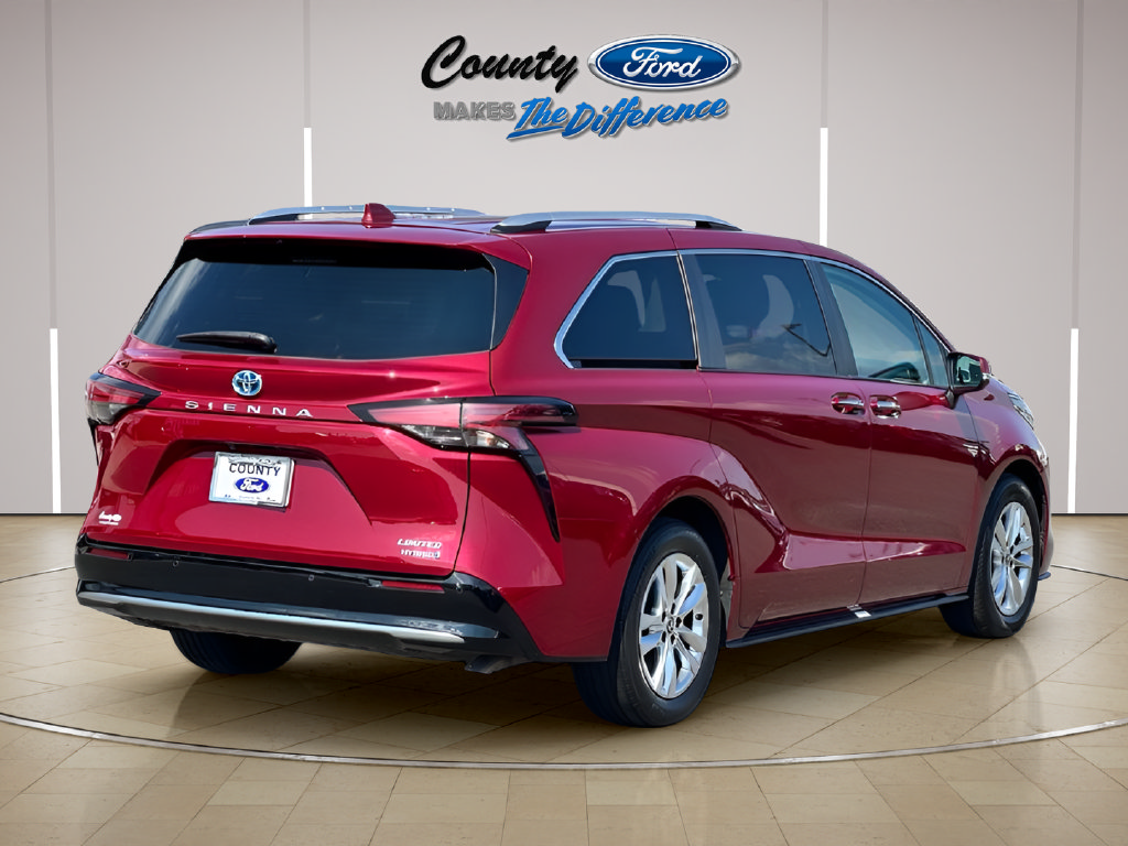 Used 2022 Toyota Sienna Limited FWD image 8