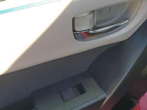 Used 2016 Toyota Corolla LE image 43