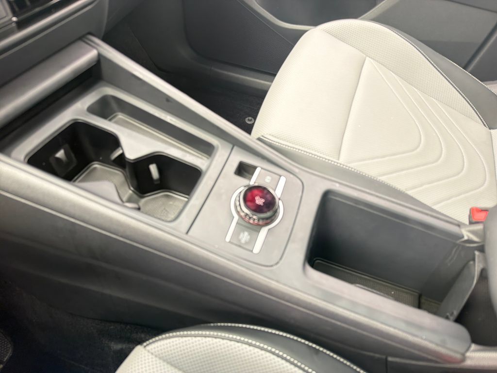 Certified 2026 Volkswagen Tiguan SE R-Line AWD/4WD image 17