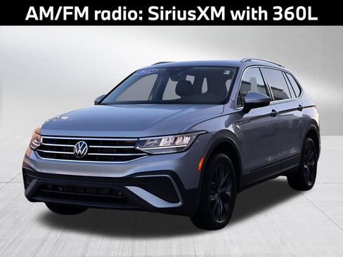 Used 2022 Volkswagen Tiguan SE w/ Panoramic Sunroof Package image 4