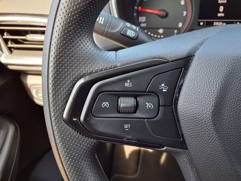 Used 2023 Chevrolet TrailBlazer LT FWD image 13