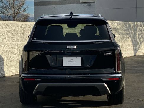 Used 2026 Cadillac Vistiq Luxury image 14