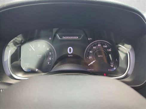 Used 2024 RAM 1500 Laramie AWD/4WD image 9